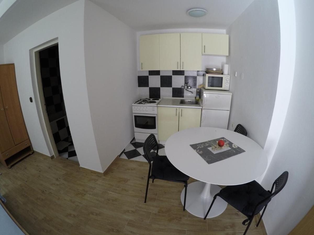 Apartments And Rooms By The Sea Bibinje, Zadar - 6199 Luaran gambar