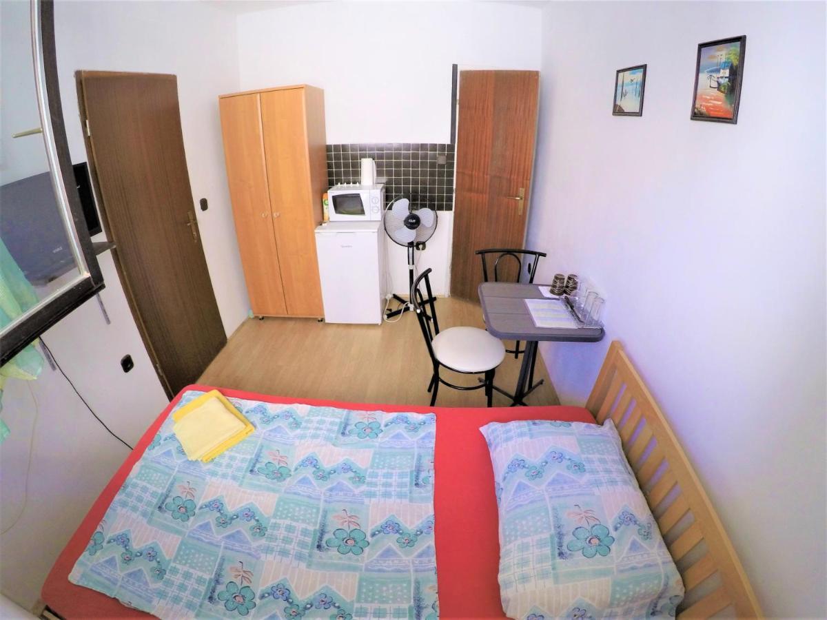 Apartments And Rooms By The Sea Bibinje, Zadar - 6199 Luaran gambar