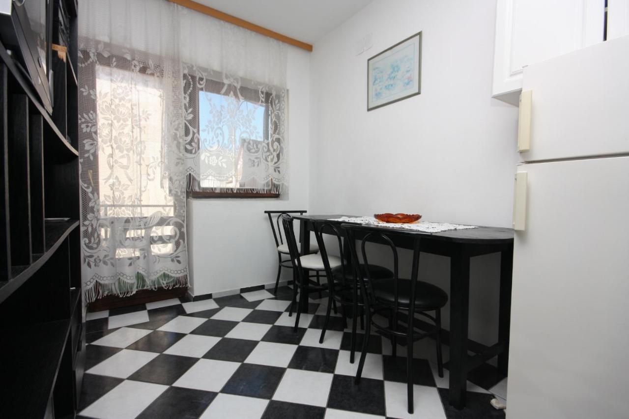 Apartments And Rooms By The Sea Bibinje, Zadar - 6199 Luaran gambar
